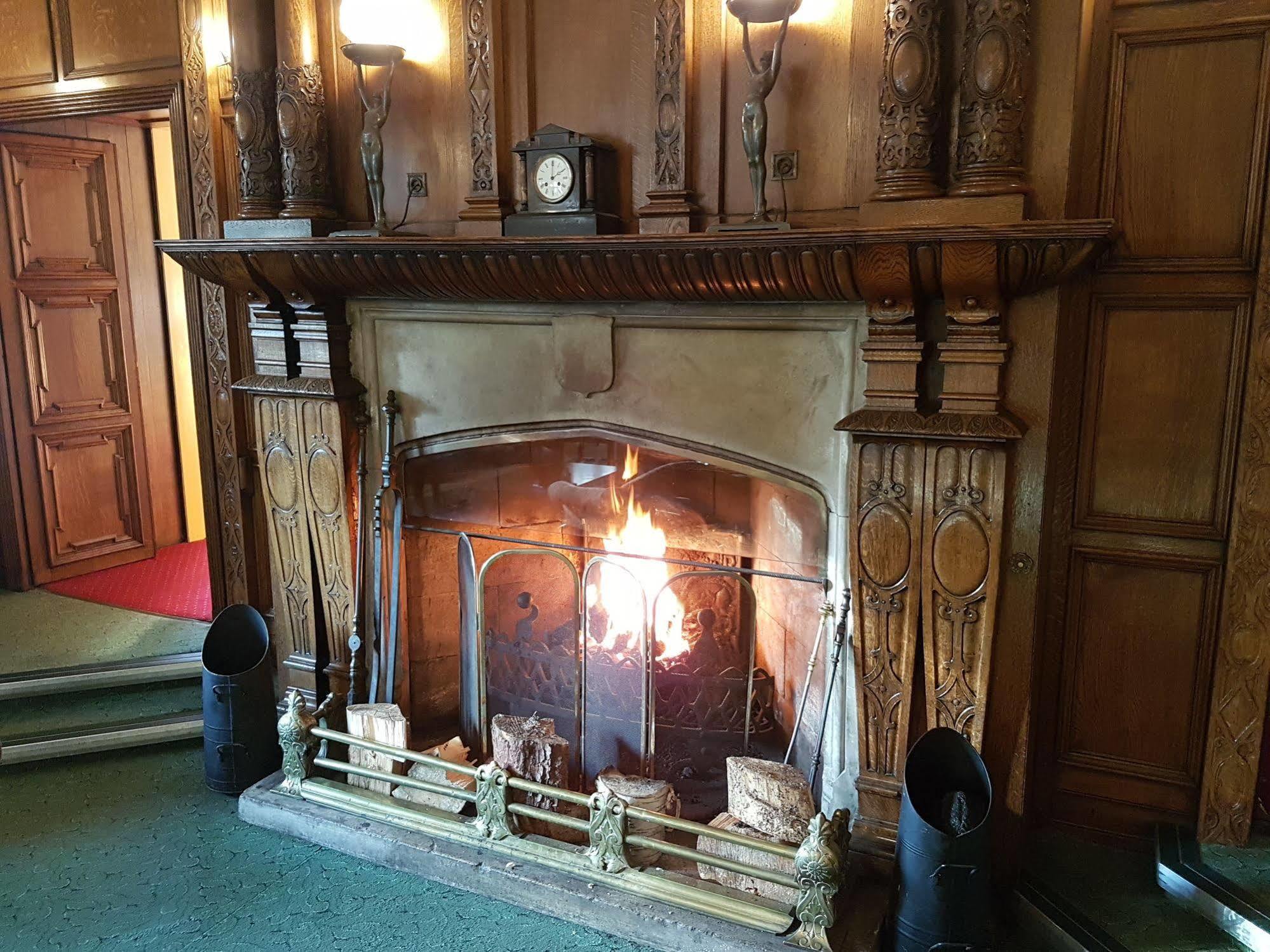 Petwood Hotel Вудхолл Спа Экстерьер фото